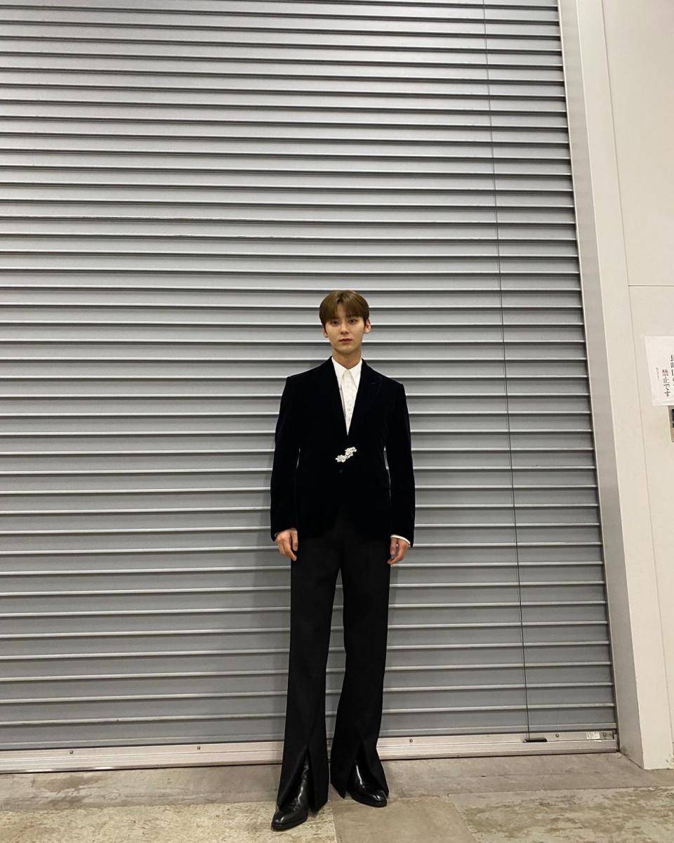 outfit semi formal ala Hwang Min Hyun (instagram.com/optimushwang)