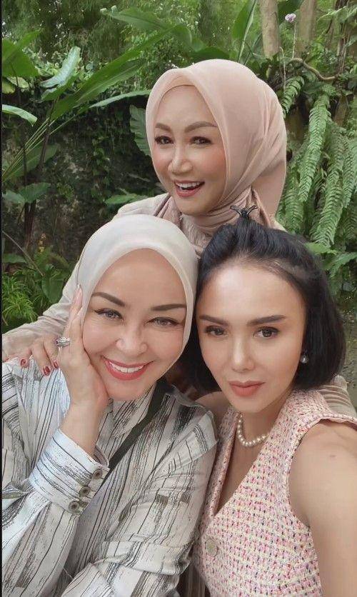 arisan di rumah Yuni Shara (Instagram.com/yunishara36)
