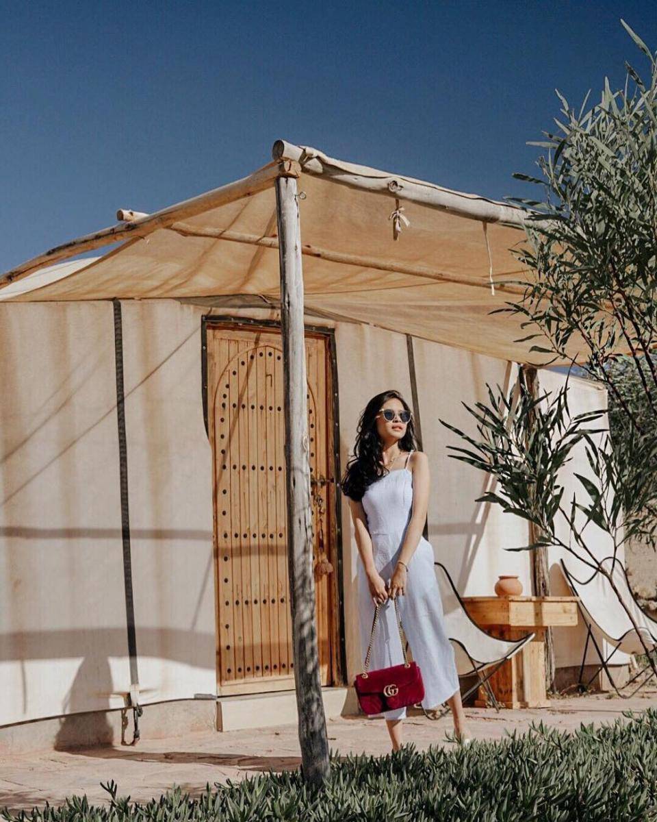 Gaya jumpsuit nuansa monokrom (instagram.com/hanggini)