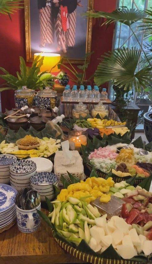 arisan di rumah Yuni Shara (Instagram.com/yunishara36)