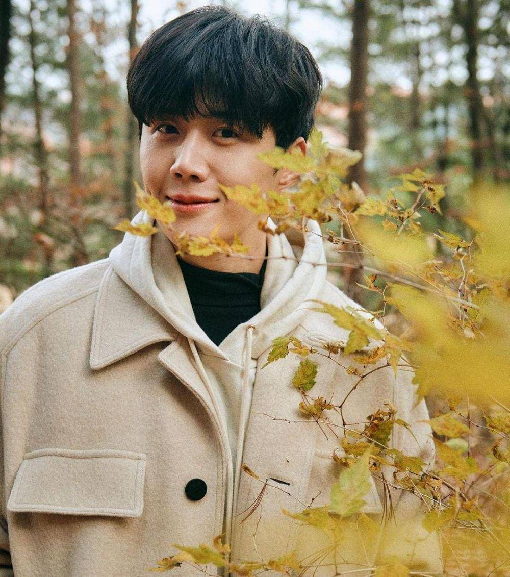 Kim Seon Ho (instagram.com/kimseonho_staff.diary)