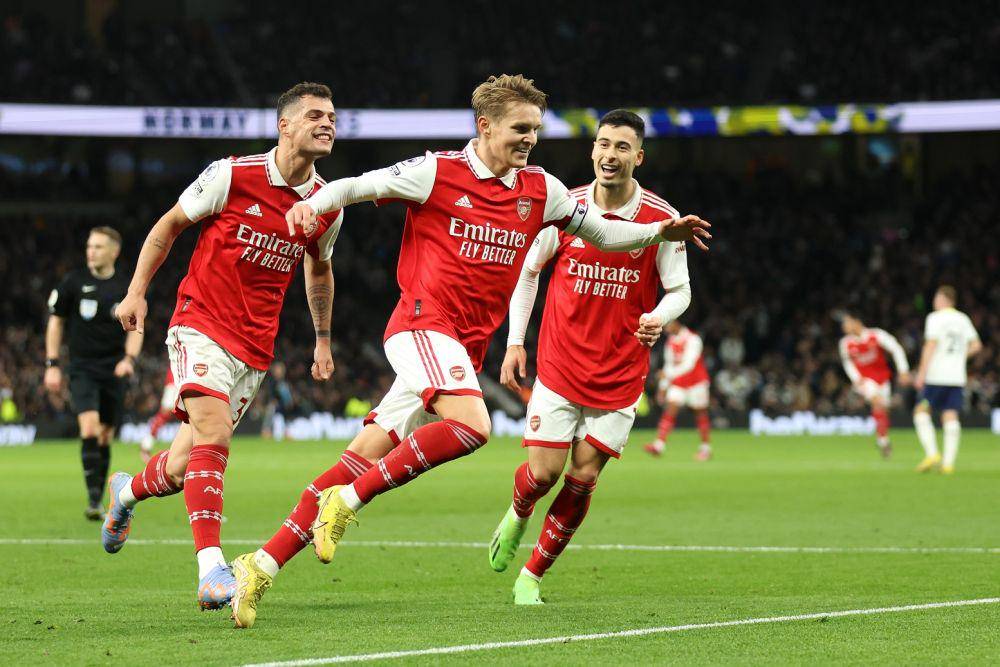 Martin Odegaard melakukan selebrasi setelah mencetak gol ke gawang Tottenham Hotspur pada pekan ke-20 EPL 2022/2023. (twitter.com/premierleague)