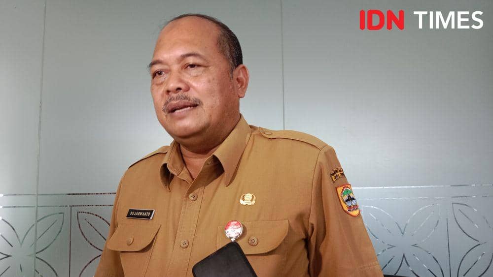 Kepala Dinas ESDM Jateng Sudjarwanto Dwiatmoko saat ditemui di kantornya Jalan Madukoro Semarang. (IDN Times/Fariz Fardianto)