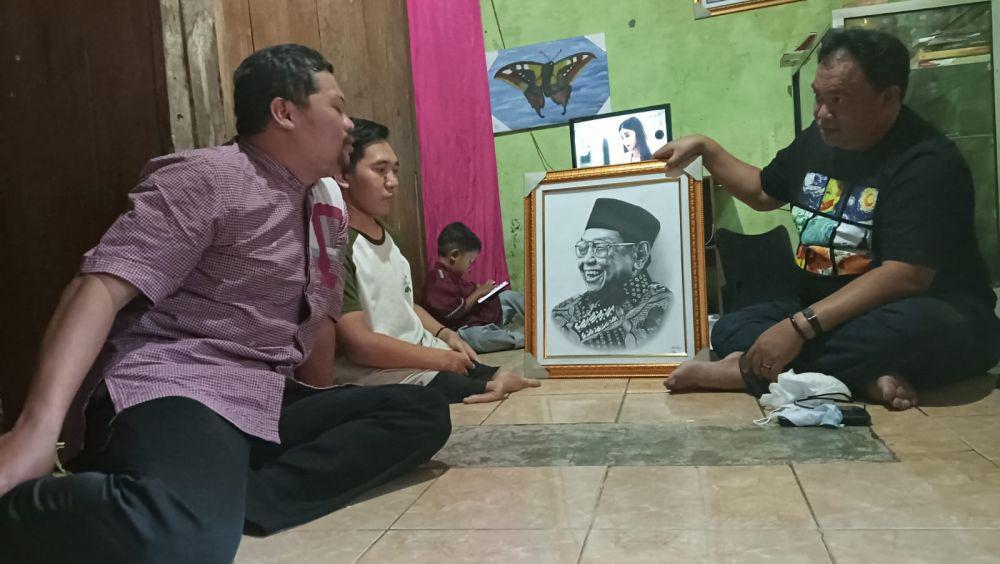 Bermodal Pensil, Pemuda Difabel di Tuban Bikin Karya Menajubkan