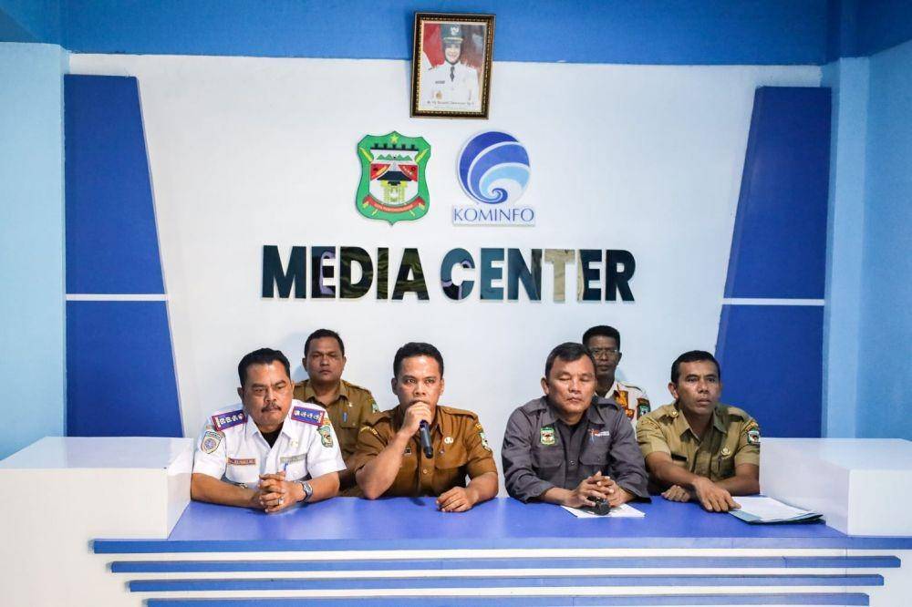 Sejumlah pejabat Pemko Siantar saat berikan keterangan media (Istimewa)