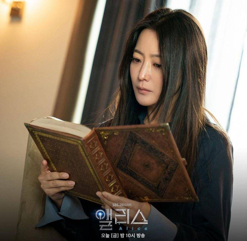 Kim Hee Sun di drama Alice (instagram.com/sbsdrama.official)