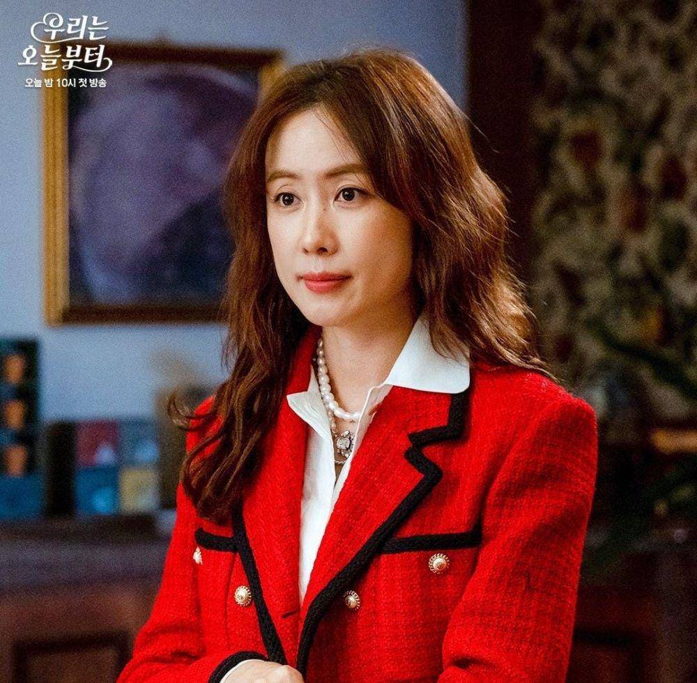 Hong Eun Hee di drama Woori the Virgin (instagram.com/sbsdrama.official)