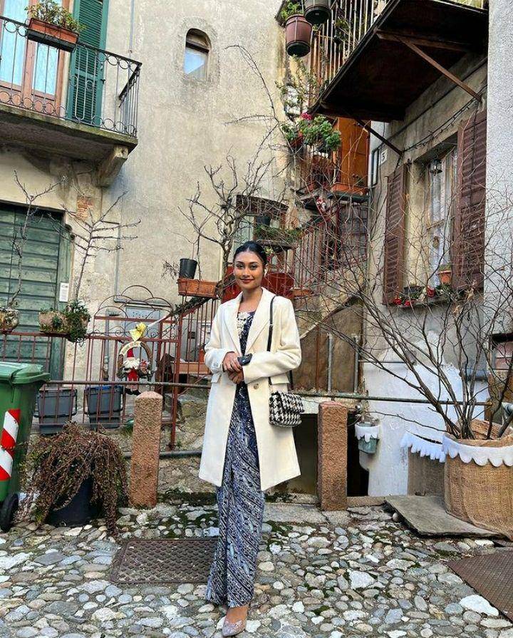 Potret Novia Bachmid di Itali (instagram.com/noviabachmid)