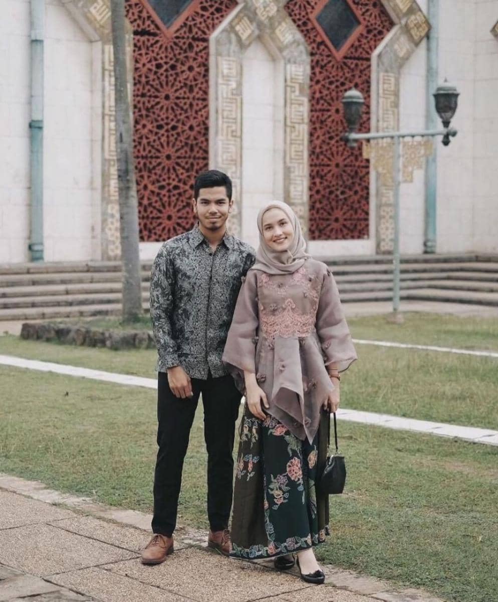 Inspirasi atasan organza earth tone (instagram.com/dwihandaanda)