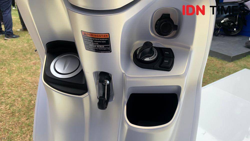 Beberapa fitur modern pada dek Yamaha Grand Filano (IDN Times/Fadhliansyah)