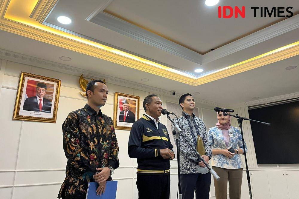 Ketua Panitia Pelaksana FIBA Basketball World Cup 2023, Budisatrio Djiwandono menyampaikan laporan terbaru soal perkembangan persiapan pelaksanaan Piala Dunia Basket 2023 (IDN Times/Margith Juita Damanik)