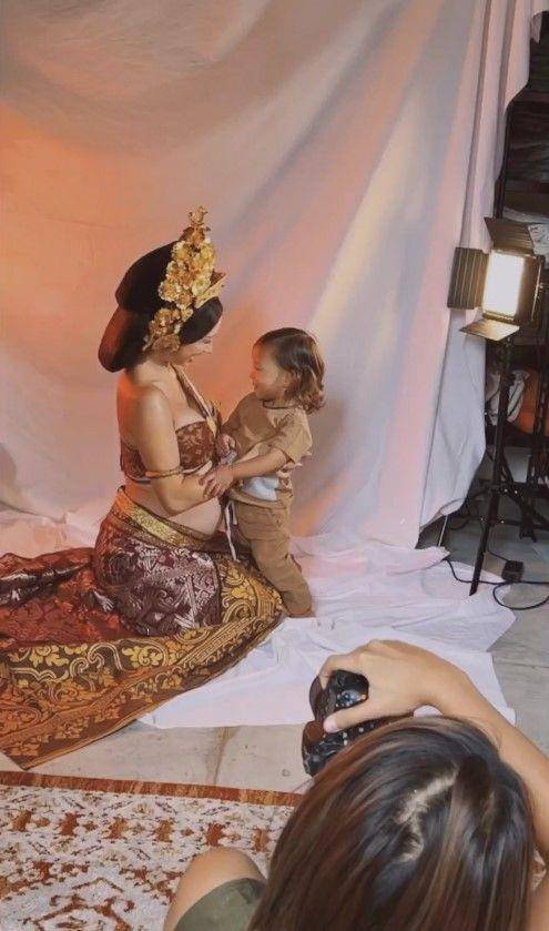 maternity Jennifer Bachdim (Instagram.com/jenniferbachdim)