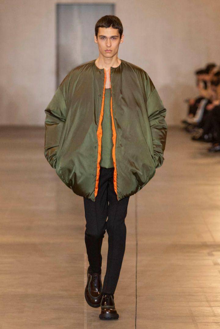 Fashion Look yang Dipamerkan di Prada Fall/Winter 2023 Menswear Collection (prada.com)