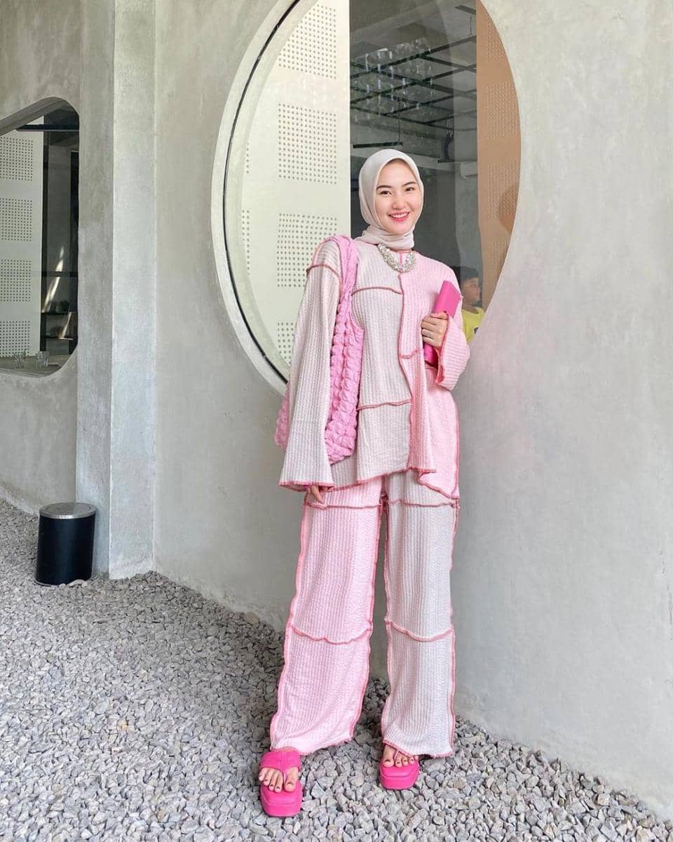potret outfit Intan Ghazella (instagram.com/intanghazll_)