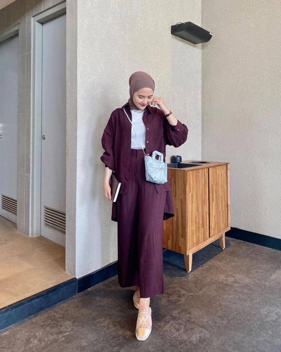 potret outfit Intan Ghazella (instagram.com/intanghazll_)