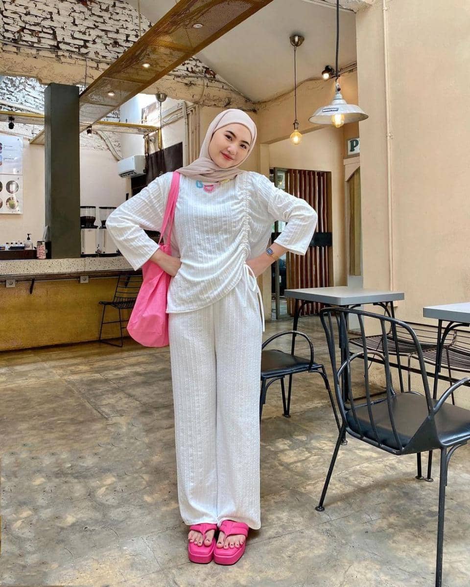 potret outfit Intan Ghazella (instagram.com/intanghazll_)