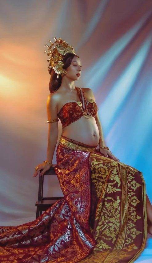 maternity Jennifer Bachdim (Instagram.com/jenniferbachdim)
