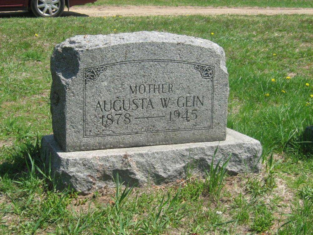 Makam Augusta Gein (Sumber : Robert/findagrave)