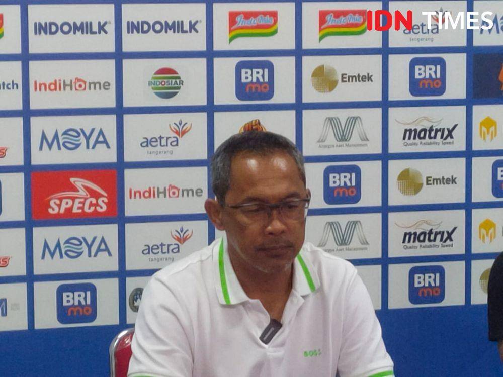 Pelatih Persebaya, Aji Santoso dalam jumpa pers usai menang lawan Persita 5-0, Rabu (18/1/2023). (IDN Times/Tino).