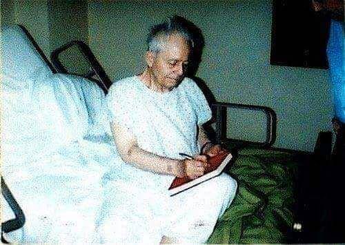 Edward Gein saat dirawat di rumah sakit jiwa sebelum akhirnya meninggal pada 1984 (sumber: reddit)