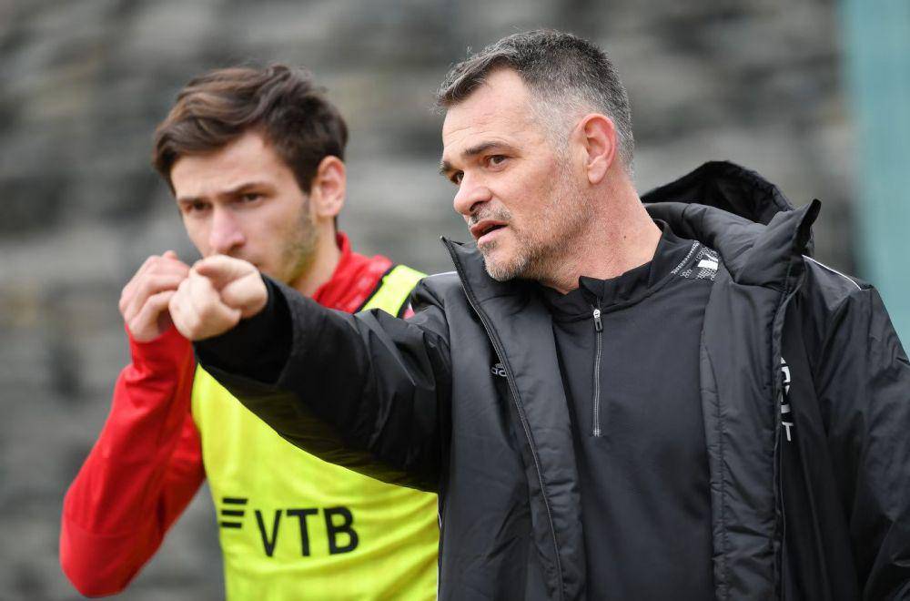 Khvicha Kvaratskhelia dan Willy Sagnol (fifa.com)