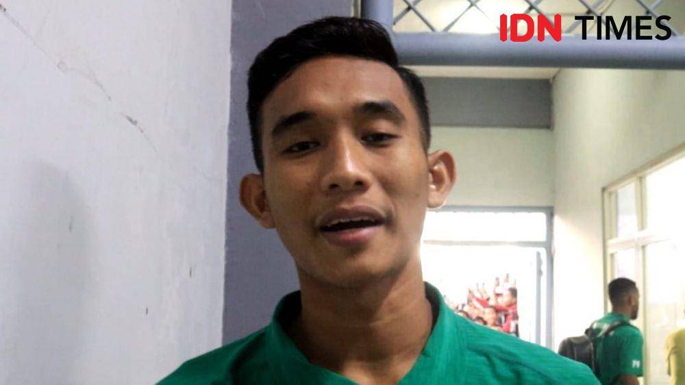 Rizky Ridho begitu girang saat menjelaskan proses gol berkelasnya ke gawang Persita, Rabu (18/1/2023). (IDN Times/Tino).
