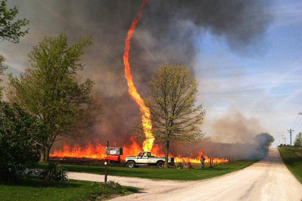 ilustrasi tornado api (kidsdiscover.com)