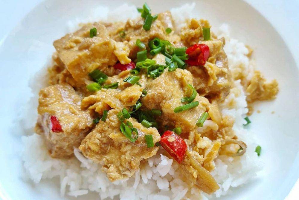 tahu saus telur asin (YouTube.com/dhy_kitchenworld)