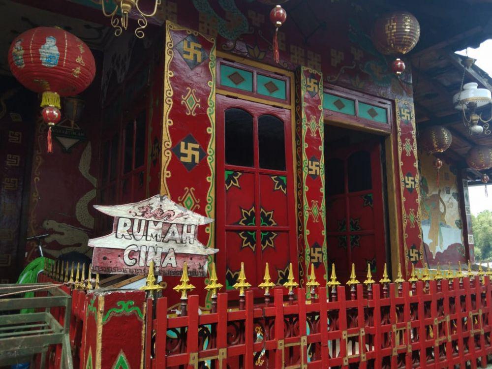 Pria di Malang Sulap Rumahnya Bak Klenteng