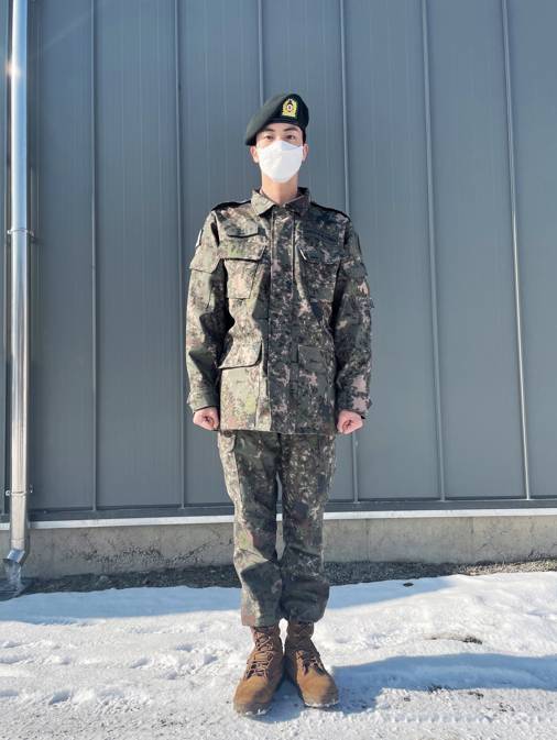 Potret Terbaru Jin BTS di Kamp. Pelatihan Wajib Militer