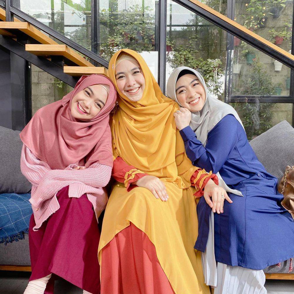 OOTD Syar'i ala Ria Ricis Bersaudara (instagram.com/okisetianadewi)