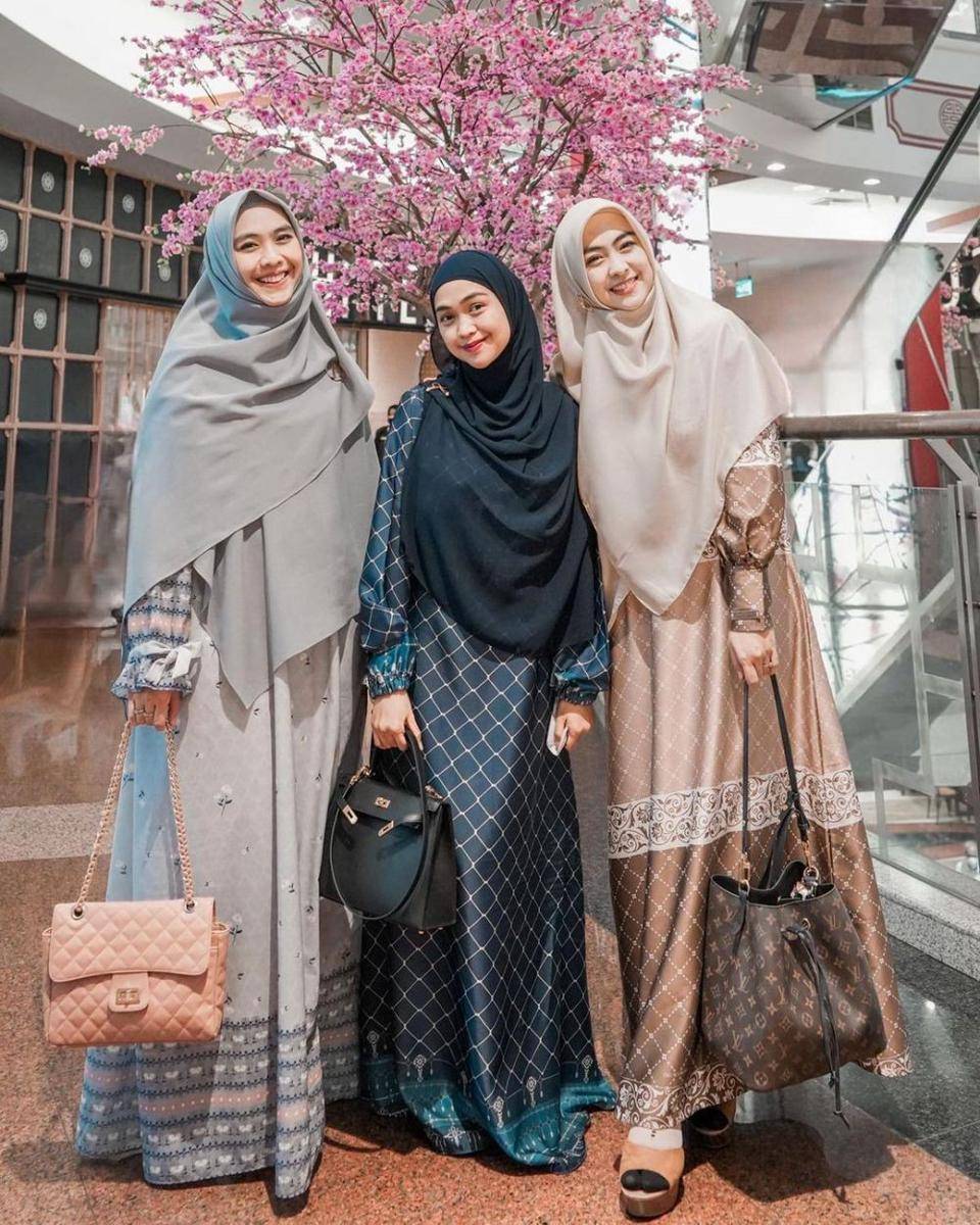 OOTD Syar'i ala Ria Ricis Bersaudara (instagram.com/okisetianadewi)