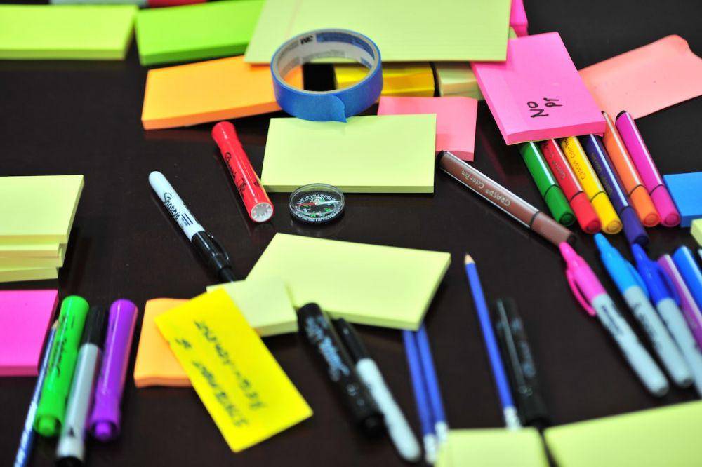 ilustrasi sticky note (pexels.com/Frans van Heerden)