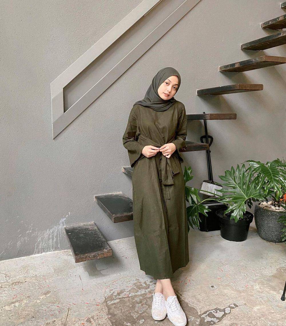 padu padan outfit warna hijau ala selebgram Elya Anisa (instagram.com/elyanisa_)