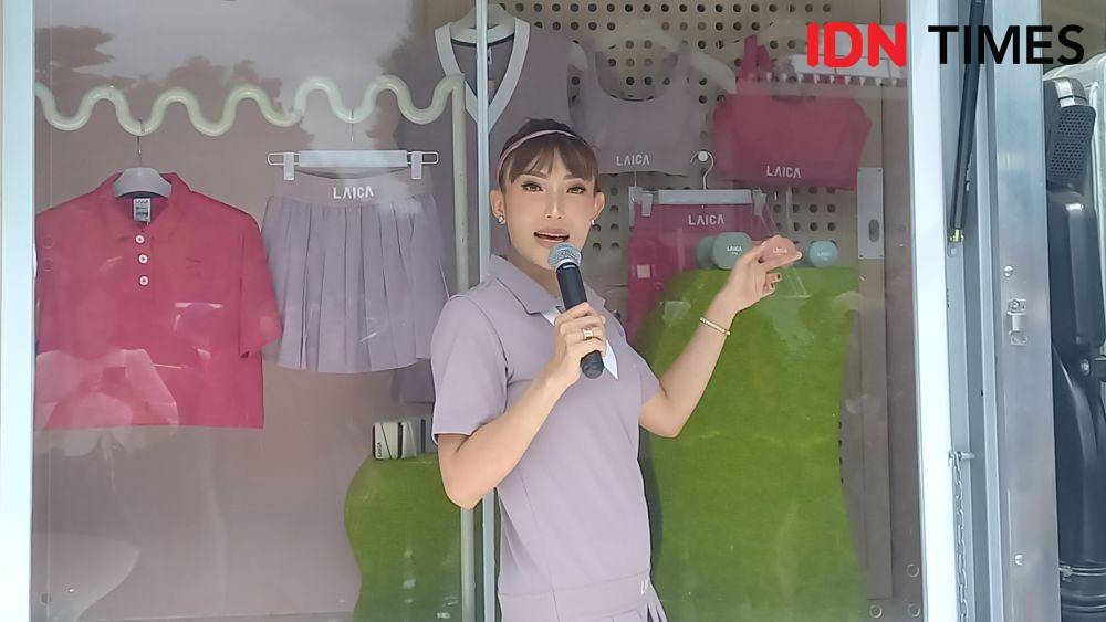 LAICA x Ayu Dewi meluncurkan koleksi sportswear tenis yang fashionable dan fungsional di Tennis Indoor Senayan, Kamis (19/1). (Aprodithe Kyrie/IDN Times)