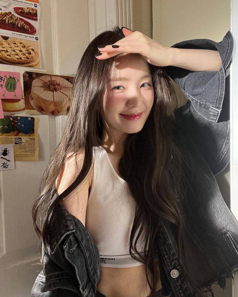 Irene Red Velvet (instagram.com/renebaebae)