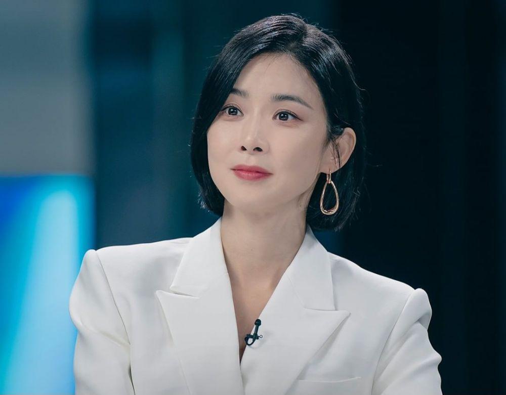 9 Harga Tas Mewah Lee Bo Young di Drama Agency, Capai Ratusan Juta!