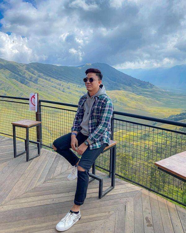 Bromo Hillside (instagram.com/nadikus_)