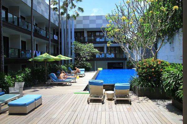 Dekuta Hotel (google.com/maps/hotels.com)