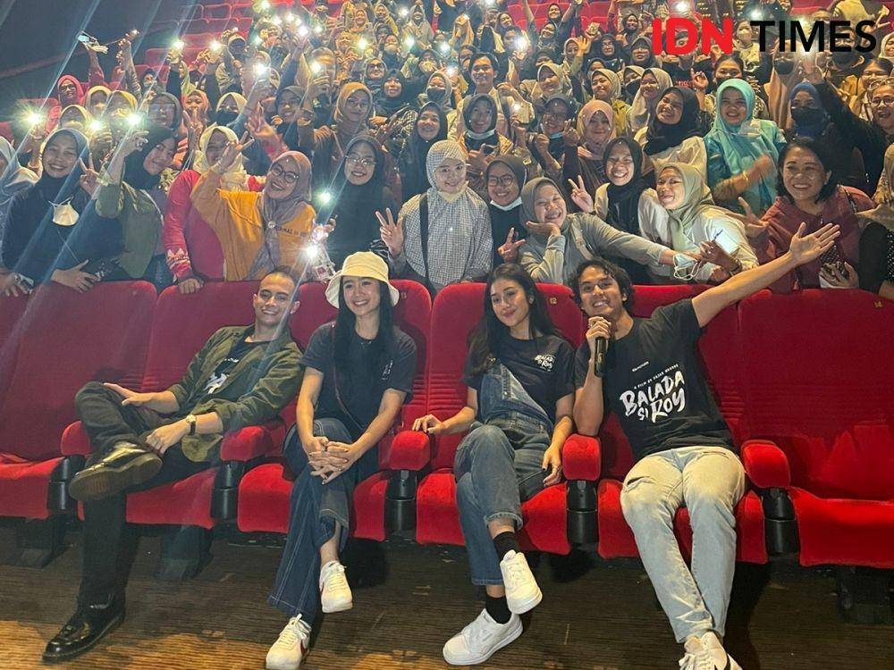 10 Potret Keseruan Nonton Bareng Film Balada Si Roy di Bioskop Bekasi