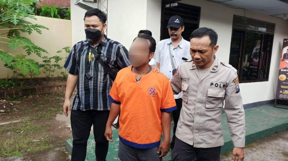 Tersangka pencabulan di Banyuwangi. (FOTO: IDN Times/ Agung Sedana)