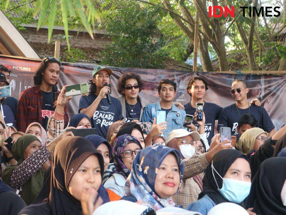 Diskusi bersama para pemain film “Balada Si Roy” di Rumah Dunia, Serang, Banten (IDN Times/Anastasia Desire)