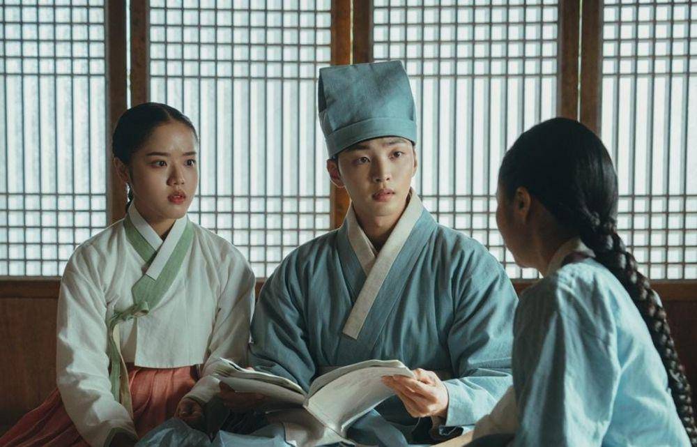 Kim Hyang Gi dan Kim Min Jae di drama Poong, the Joseon Psychiatrist 2 (instagram.com/tvn_drama)
