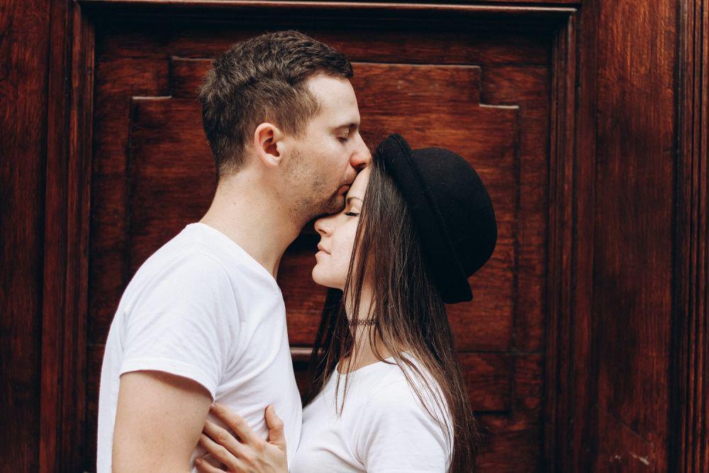 20 Kata-Kata Bijak dalam Hubungan Asmara, Cinta Saja Gak Cukup