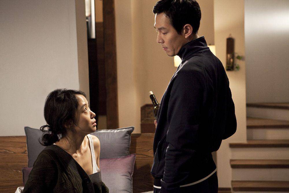 Jeon Do Yeon dan Lee Jung Jae di The Housemaid (dok. Sidus Corporation/The Housemaid)