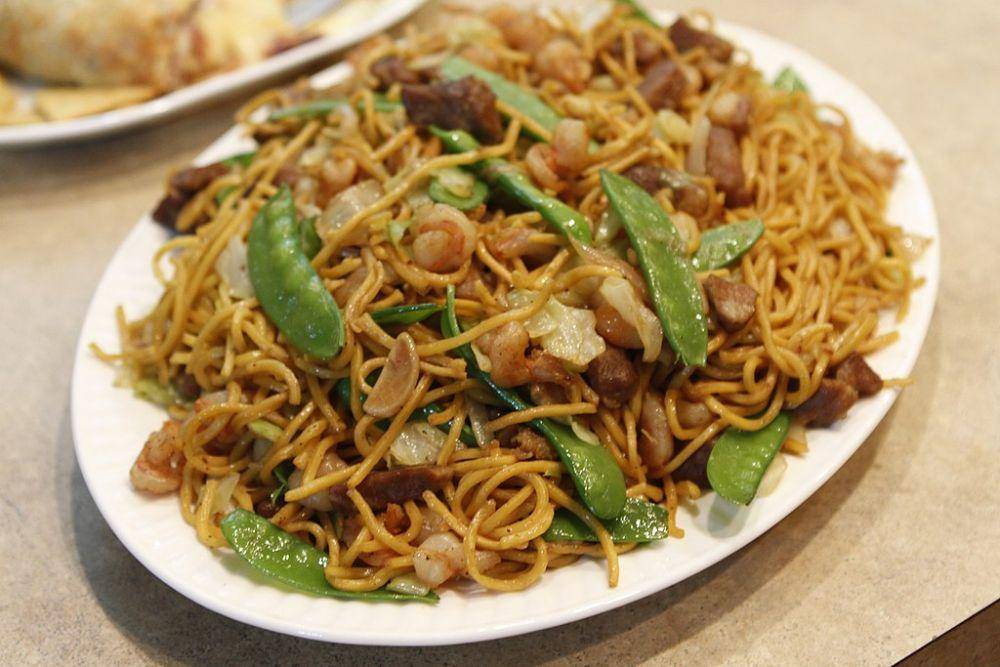 pancit (commons.wikimedia.org/pulaw)