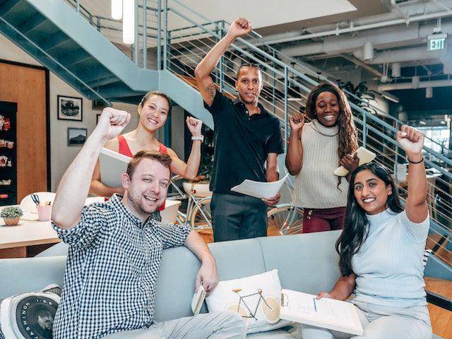 Ilustrasi work team di kantor (pexels.com/Kindel Media)