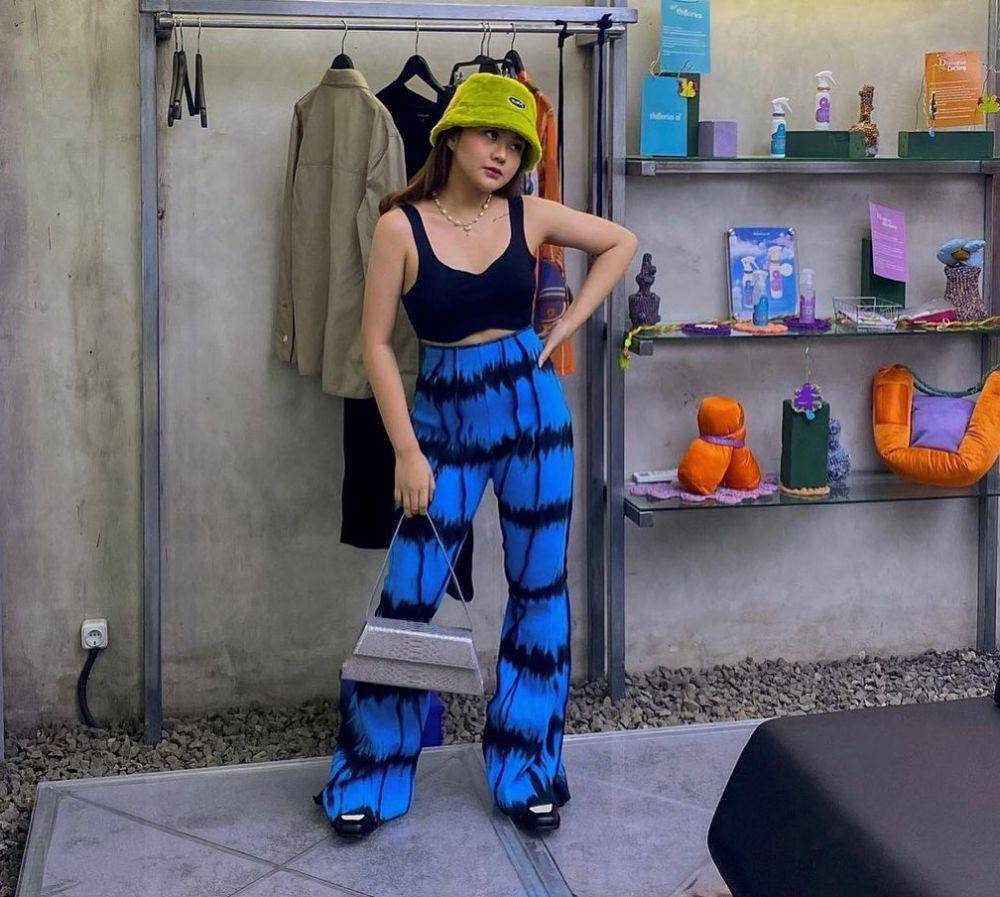 Vintage Vibes (instagram.com/vintagevibesstore)