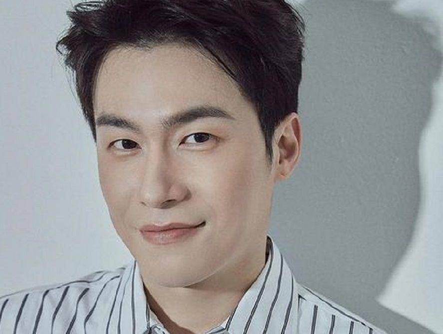 Lee Jae Won (instagram.com/good_is_good)