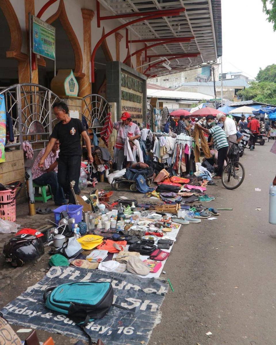 Jembatan Item (instagram.com/difotointeguh)